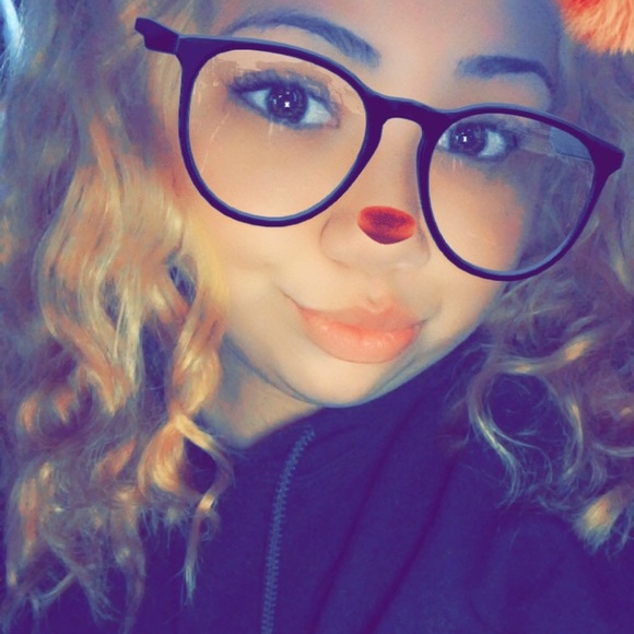 Meet your Posher, Vanessa - Picture 1 of 1